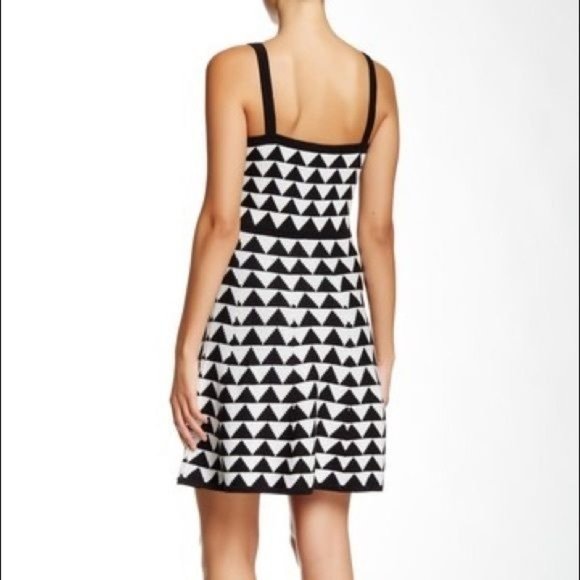 TRINA TURK 100% Cotton Geometric Triangle Knit Sweater Dress Size XS - Picture 2 of 9
